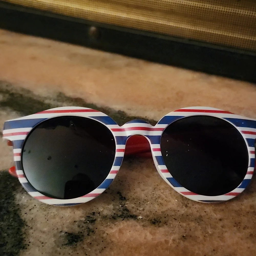 Striped Sunglasses with Red Arms Kids Sunglasses